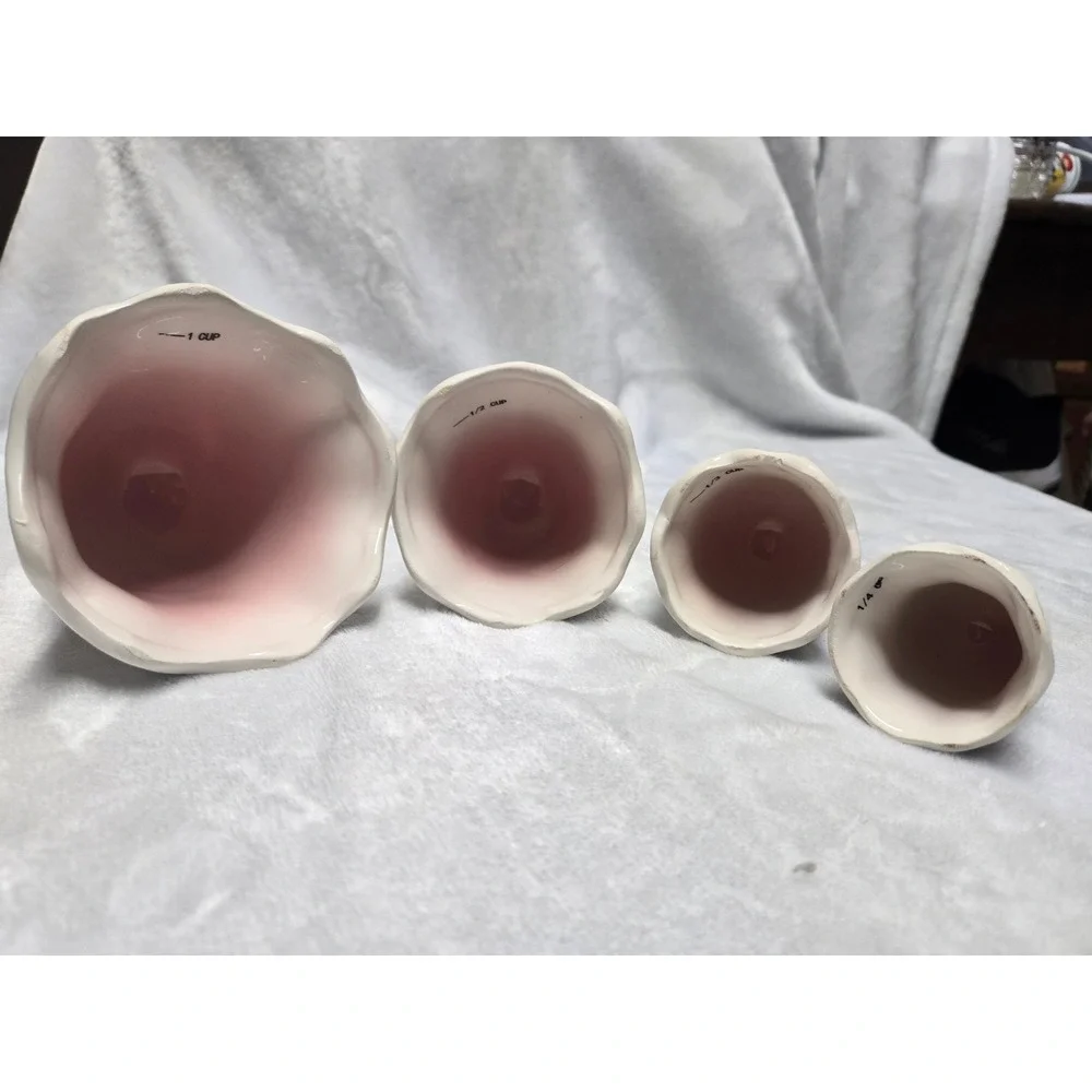 10 Strawberry Street Nesting Ghost Measuring Cups Ceramic Halloween Set 4pc NEW